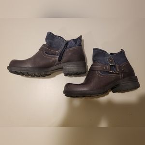 Earth Origins Womans Size 5.5 Blue/Brown Leather Booties